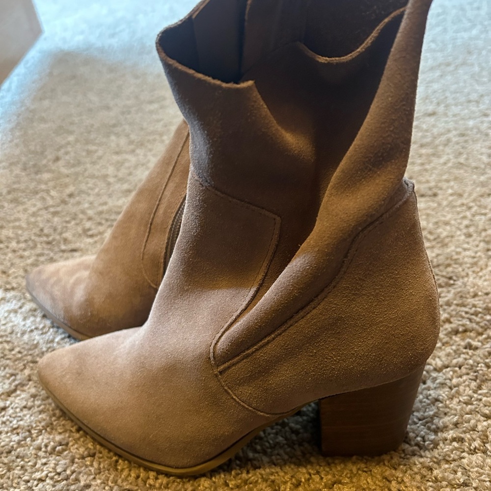Chic Brown Suede Heeled Boots